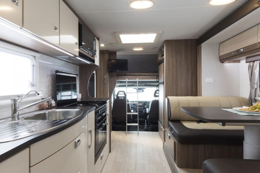 Интерьер Jayco Optimum 2016 года  (фото 2 из 8)
